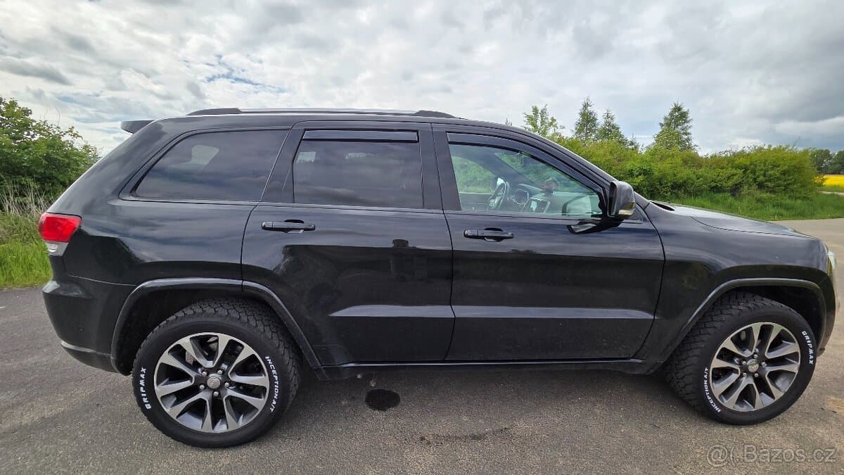 2018 Jeep CHEROKEE - 14