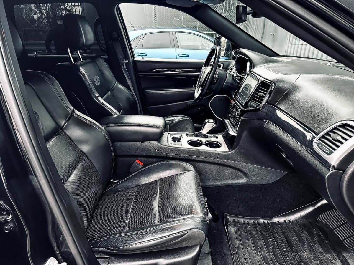 2020 Jeep CHEROKEE - 14