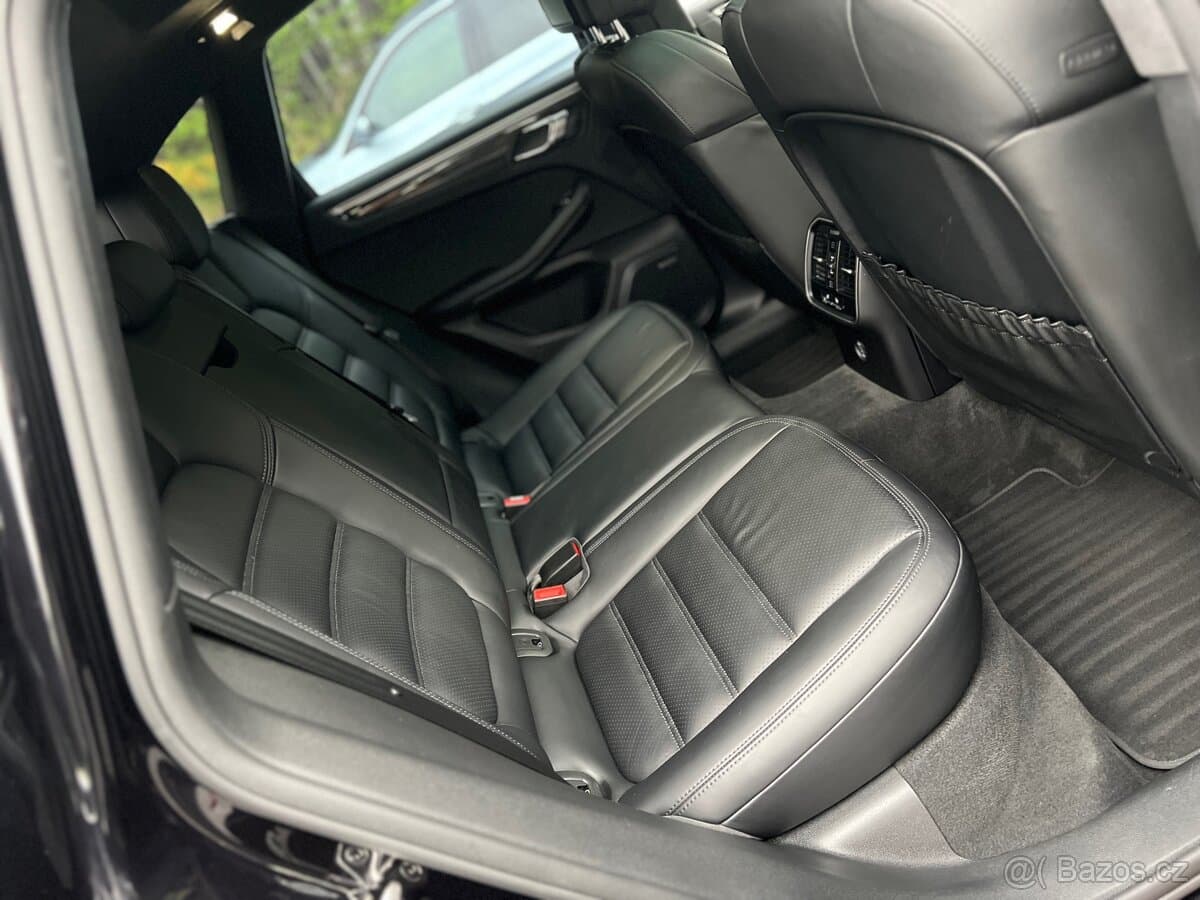 2017 Porsche MACAN - 14