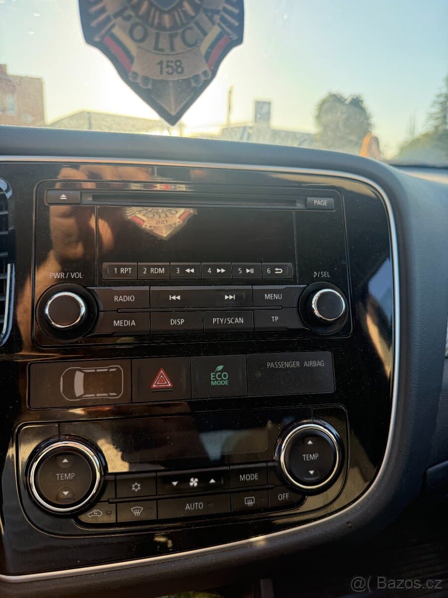 2015 Mitsubishi OUTLANDER - 14