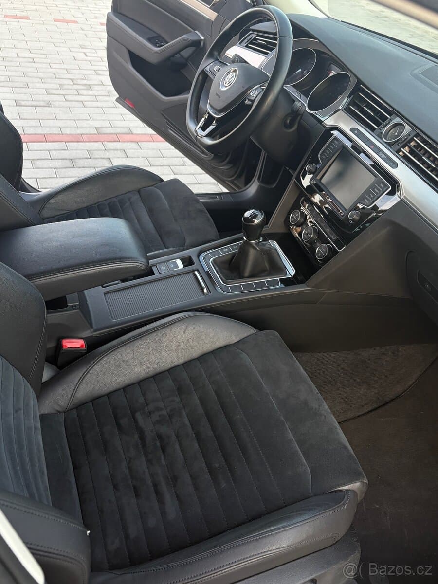 2015 Volkswagen PASSAT - 14
