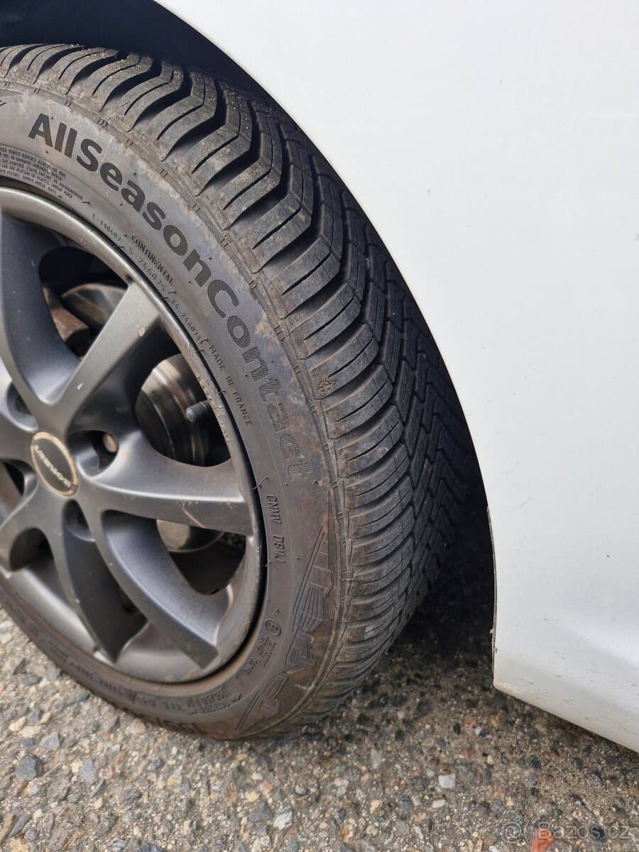 2011 Ford FIESTA - 14