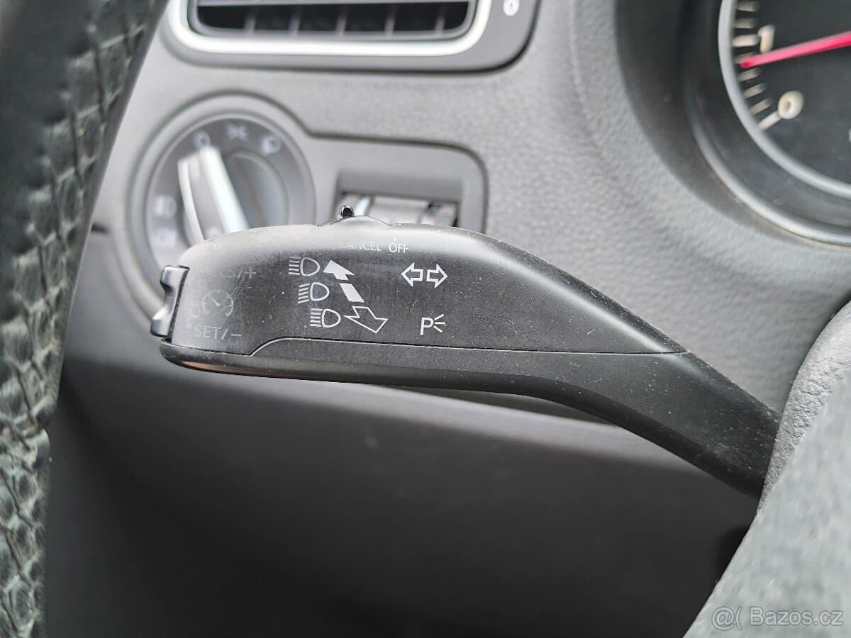 2011 Volkswagen POLO - 14