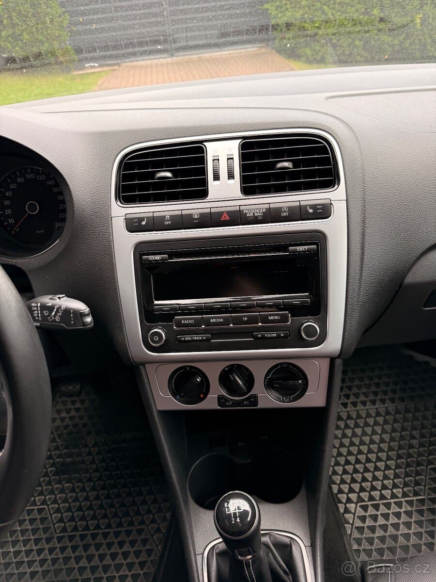 2012 Volkswagen POLO - 14