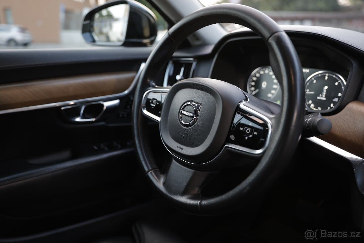 2019 Volvo S90 - 14