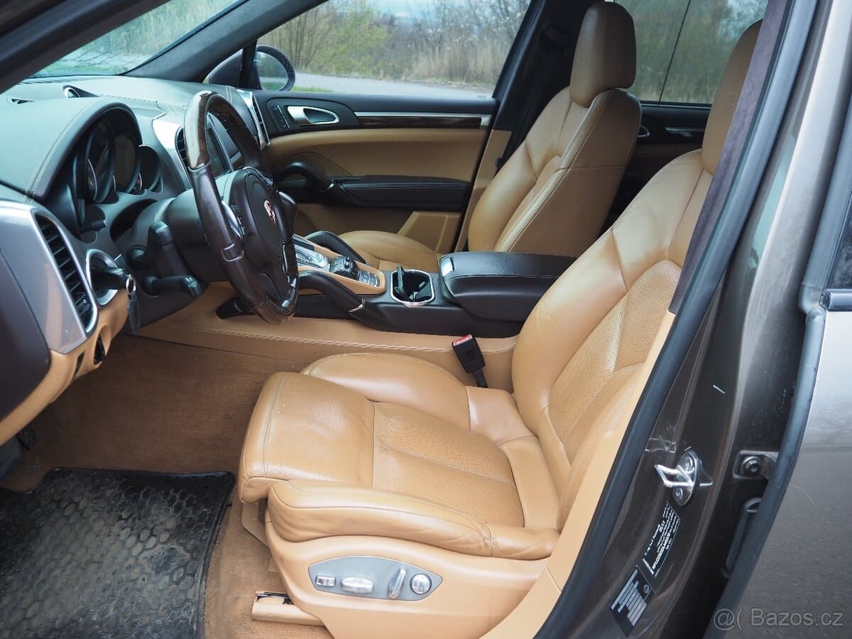 2013 Porsche CAYENNE - 14