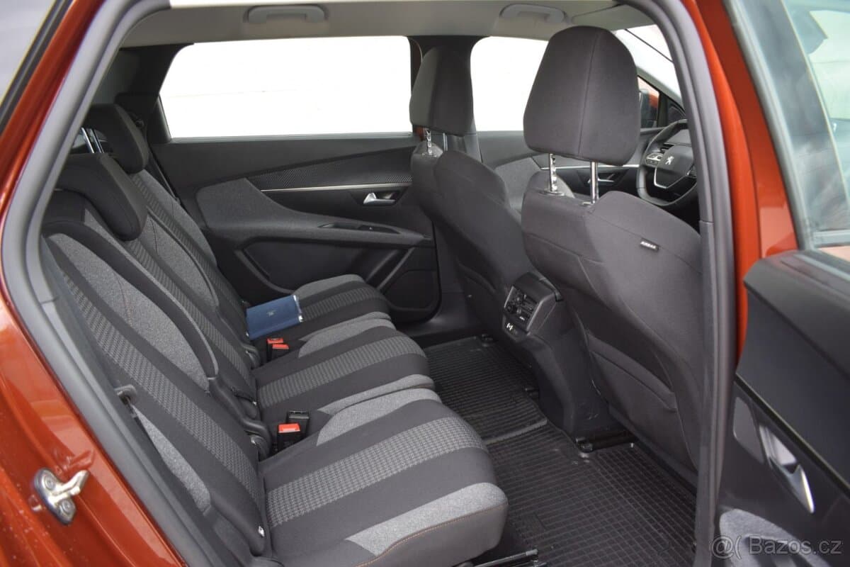 2021 Peugeot 5008 - 14