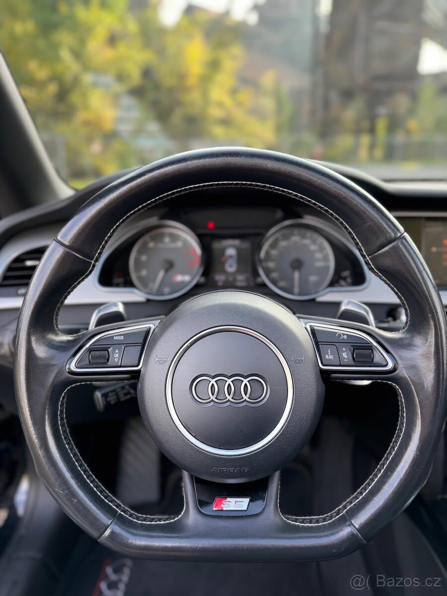 2011 Audi S5 - 14