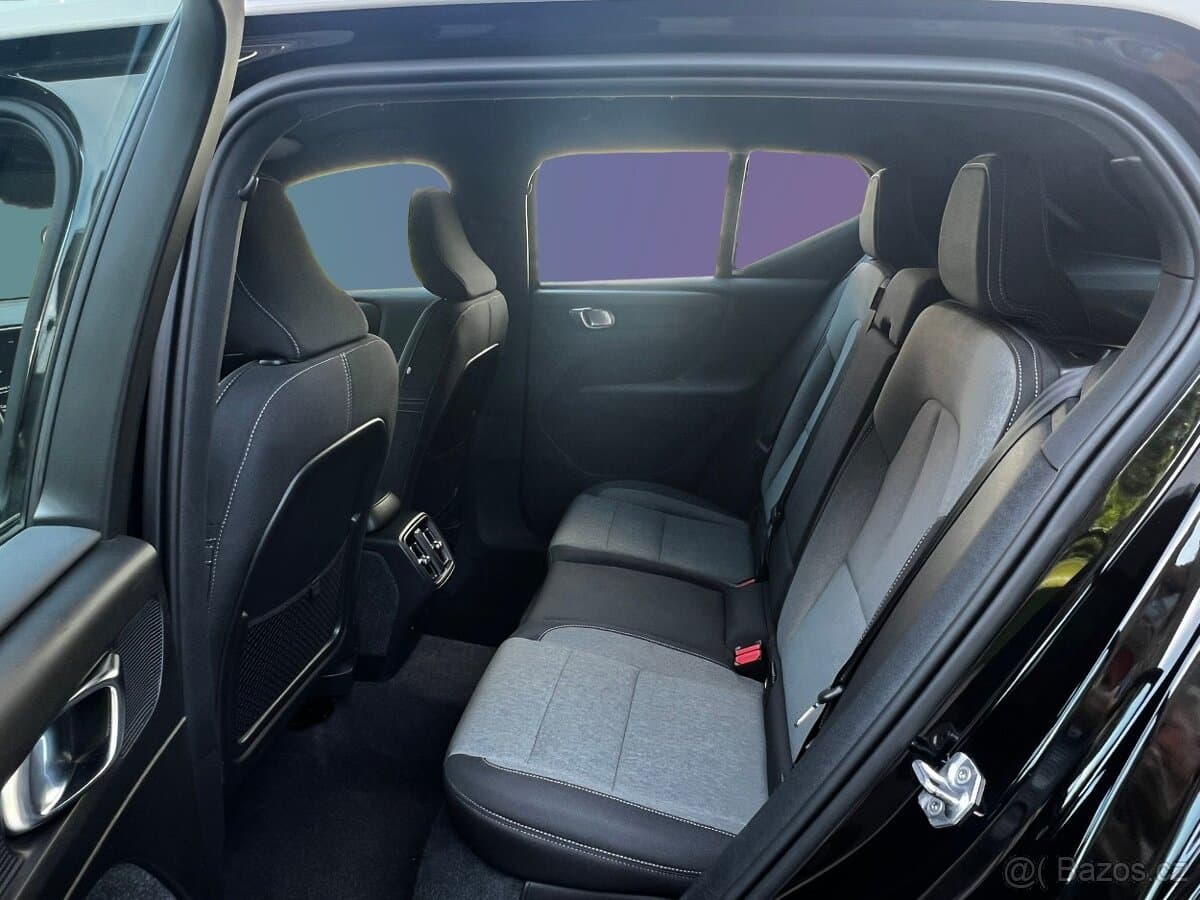 2021 Volvo XC40 - 14