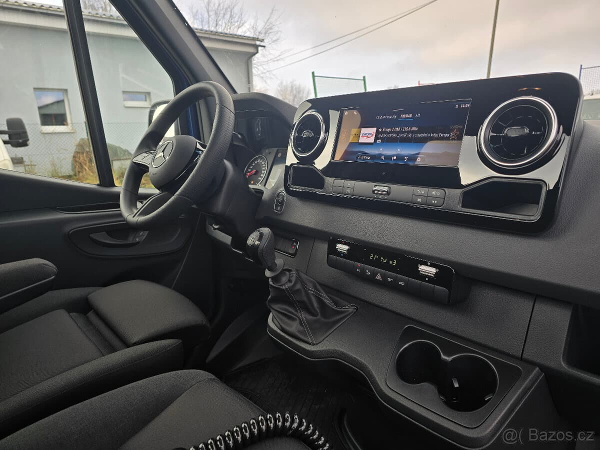 Mercedes-Benz SPRINTER - 14