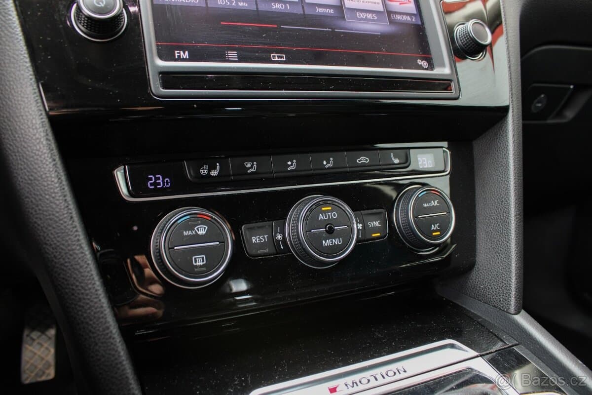 2015 Volkswagen PASSAT - 14