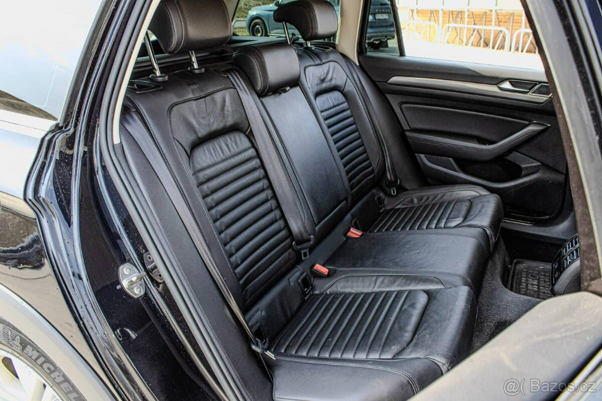 2017 Volkswagen PASSAT - 14