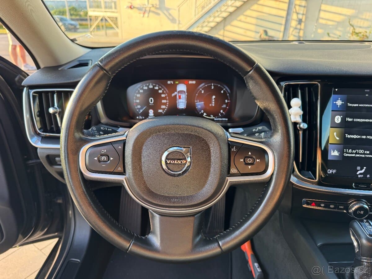 2019 Volvo V60 - 14