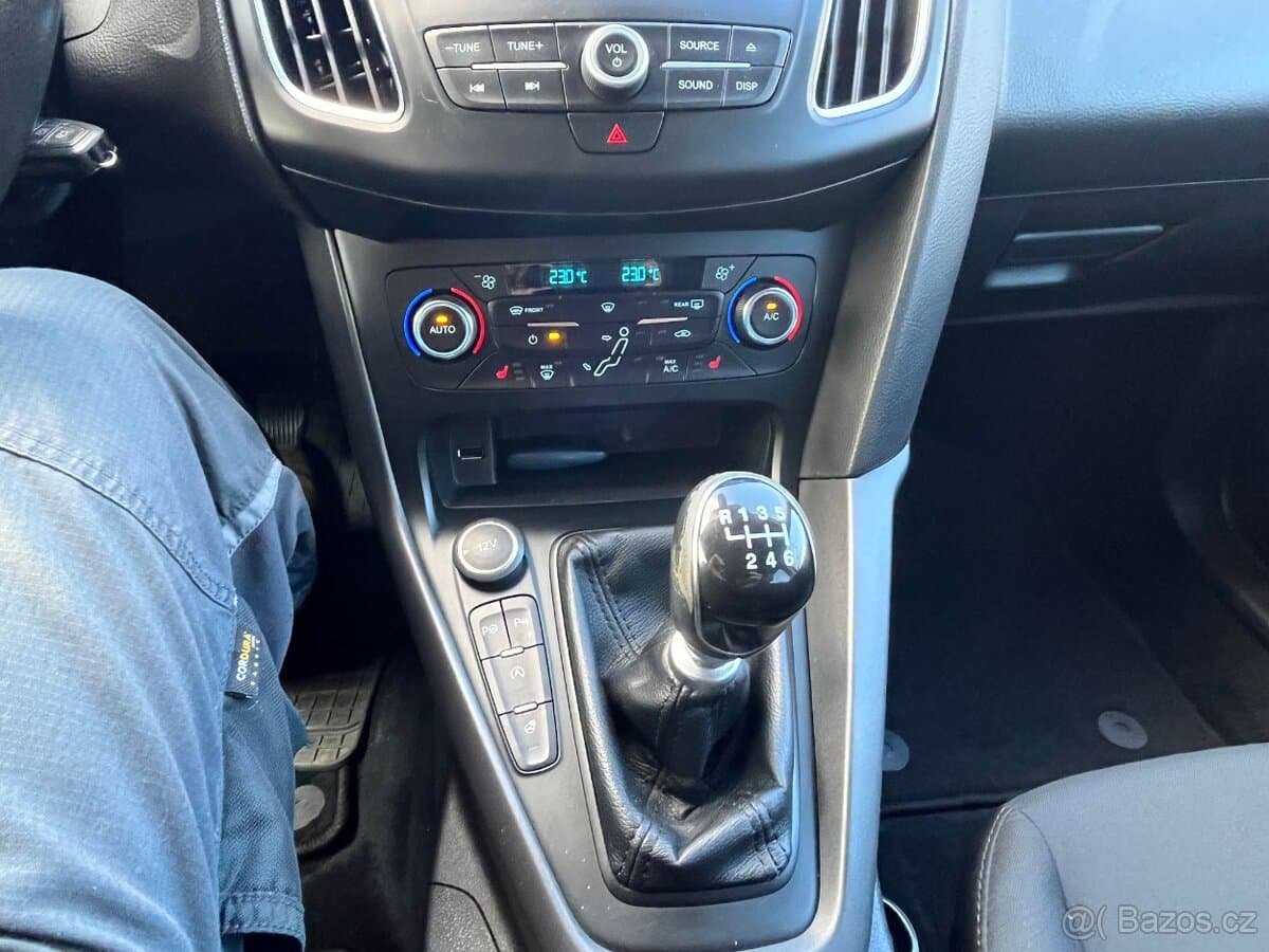 2017 Ford FOCUS - 14