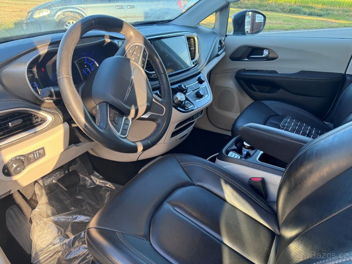 2023 Chrysler PACIFICA - 14