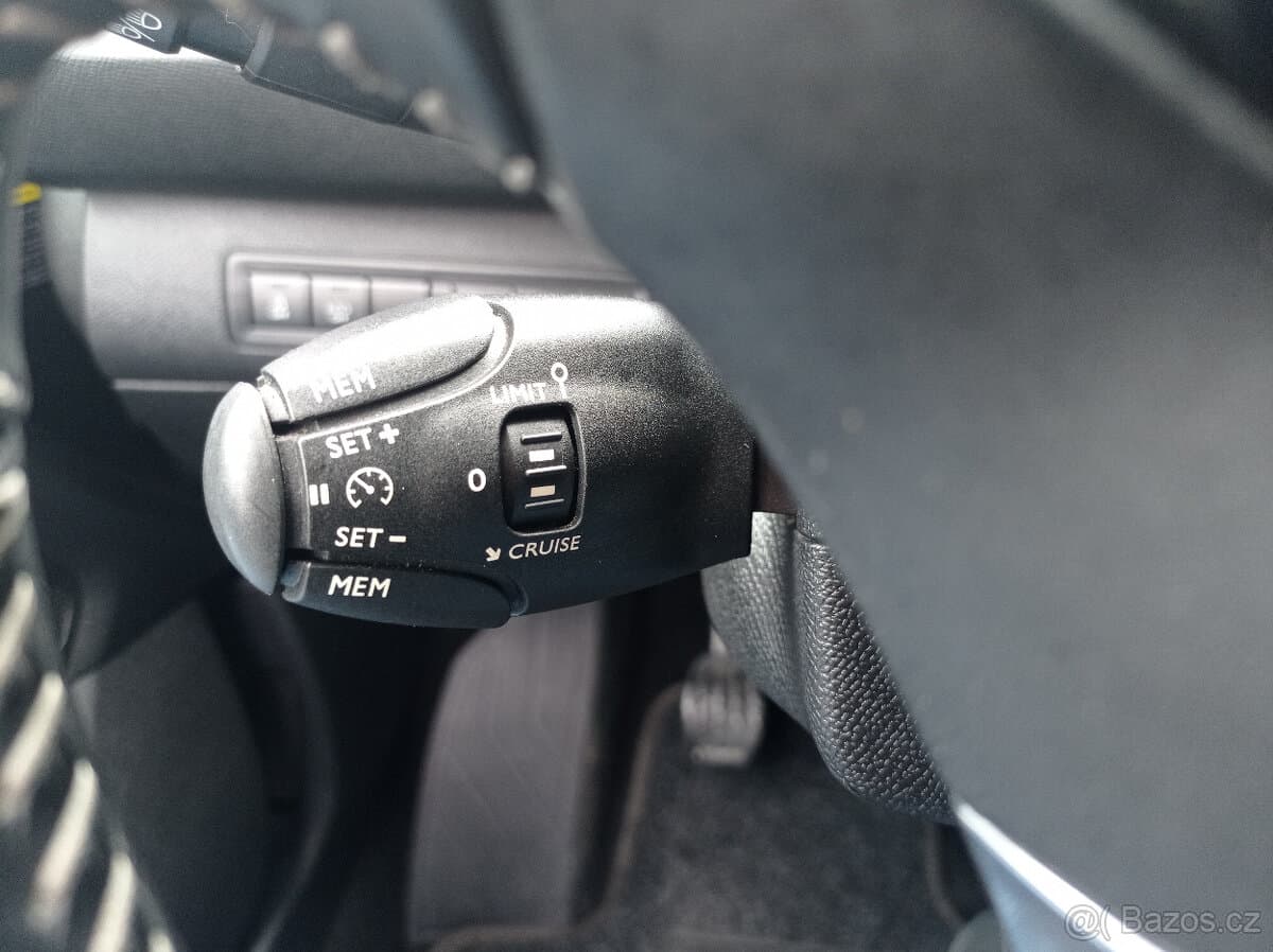 2016 Peugeot 308 - 14