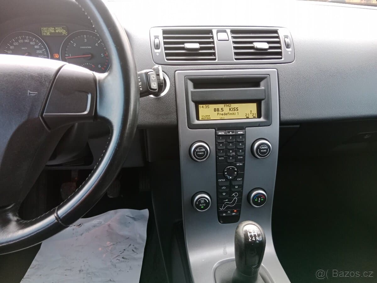 2010 Volvo V50 - 14