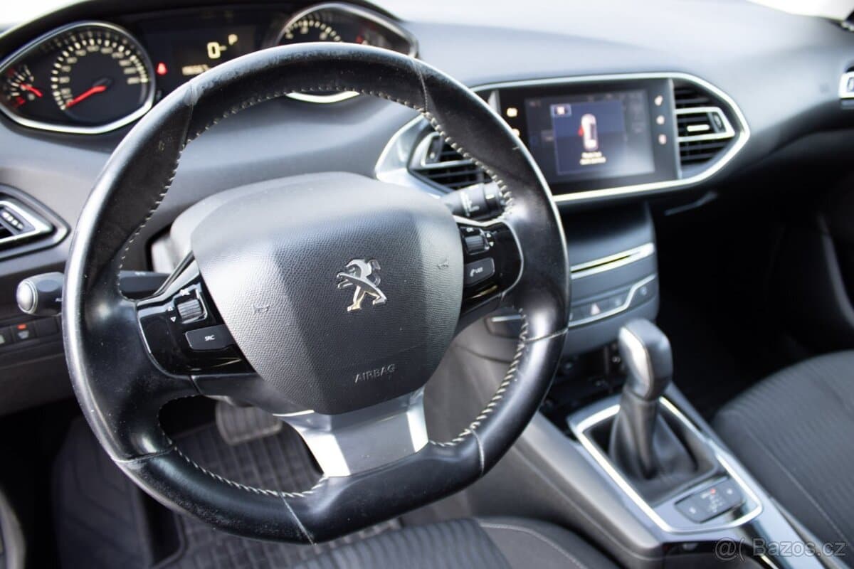 2017 Peugeot 308 - 14