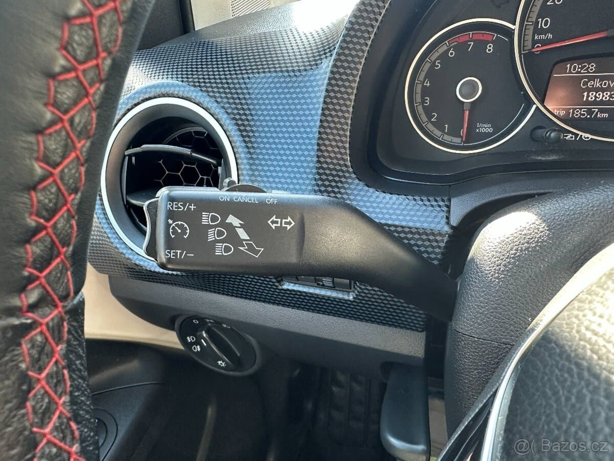 2017 Volkswagen UP! - 14