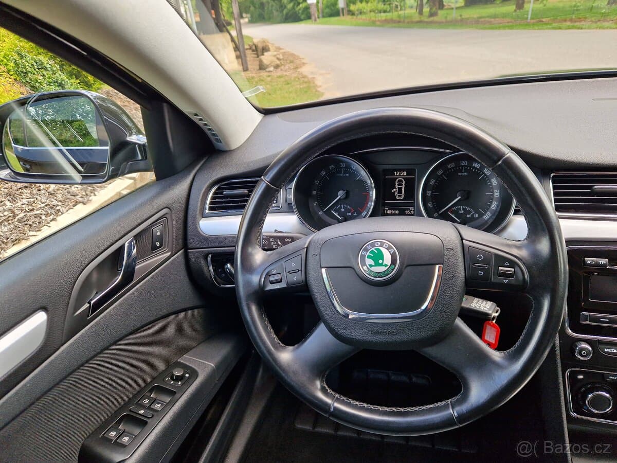 2013 Škoda SUPERB - 14