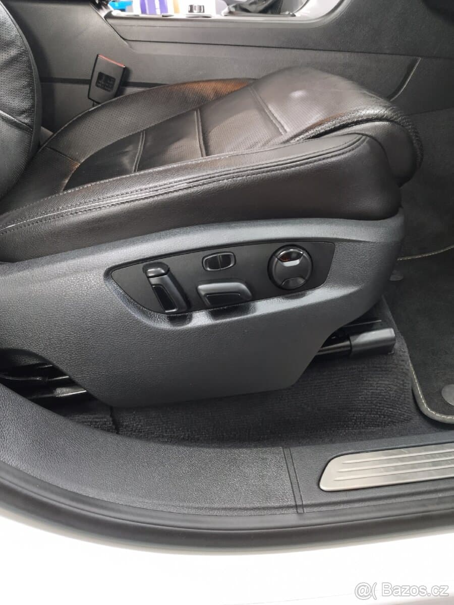 2013 Volkswagen TOUAREG - 14