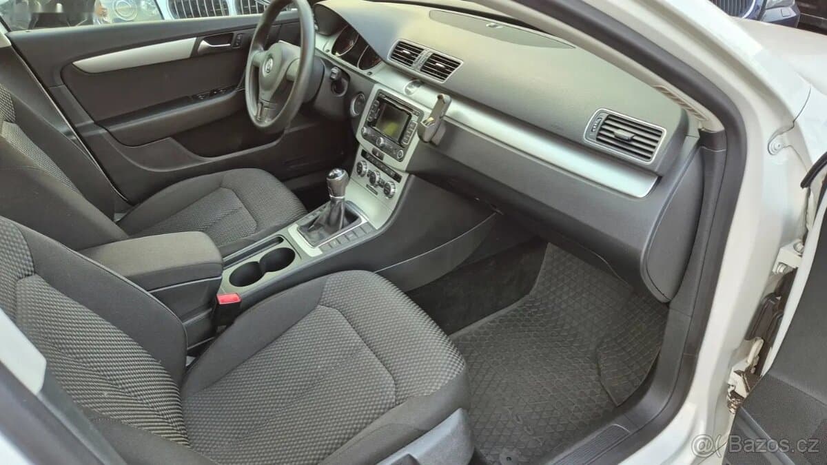 2014 Volkswagen PASSAT - 14