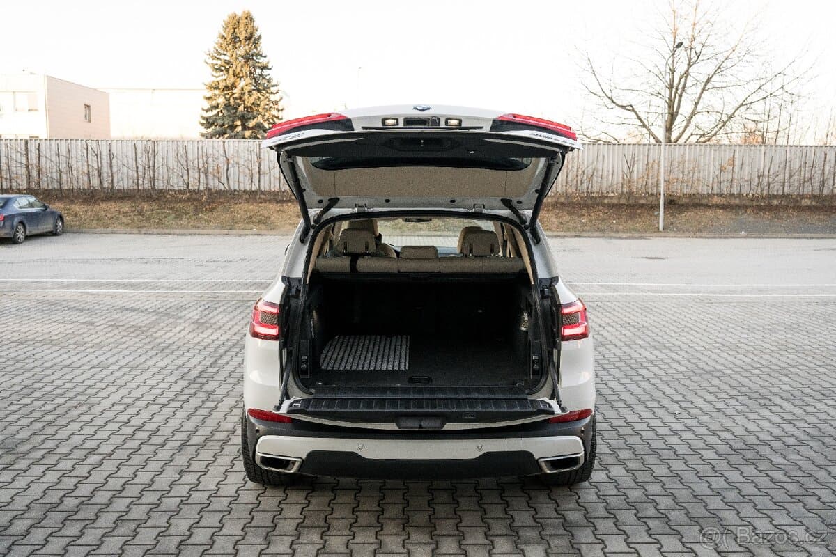 2019 BMW X5 - 14