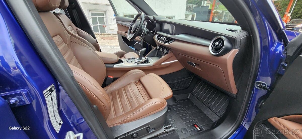 2021 Alfa Romeo STELVIO - 14