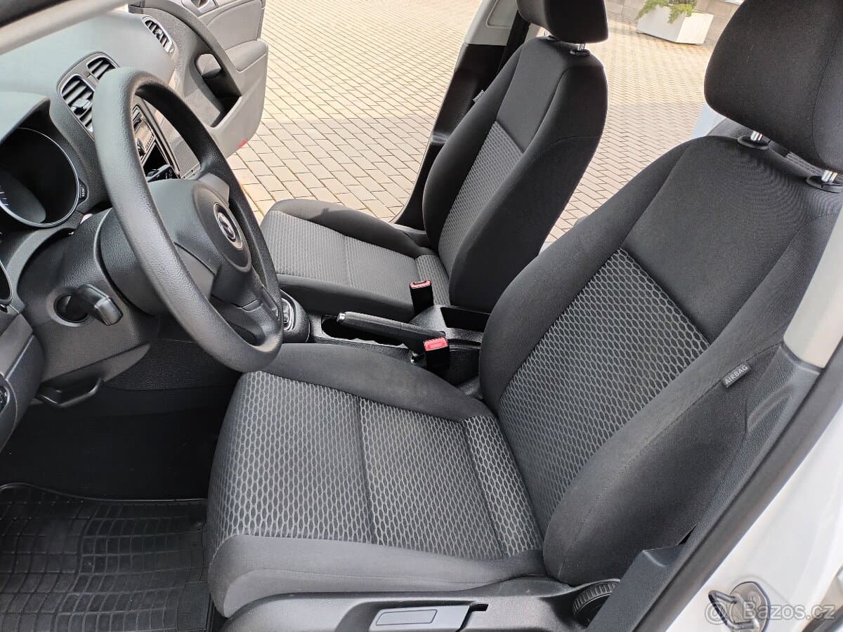 2011 Volkswagen GOLF - 14