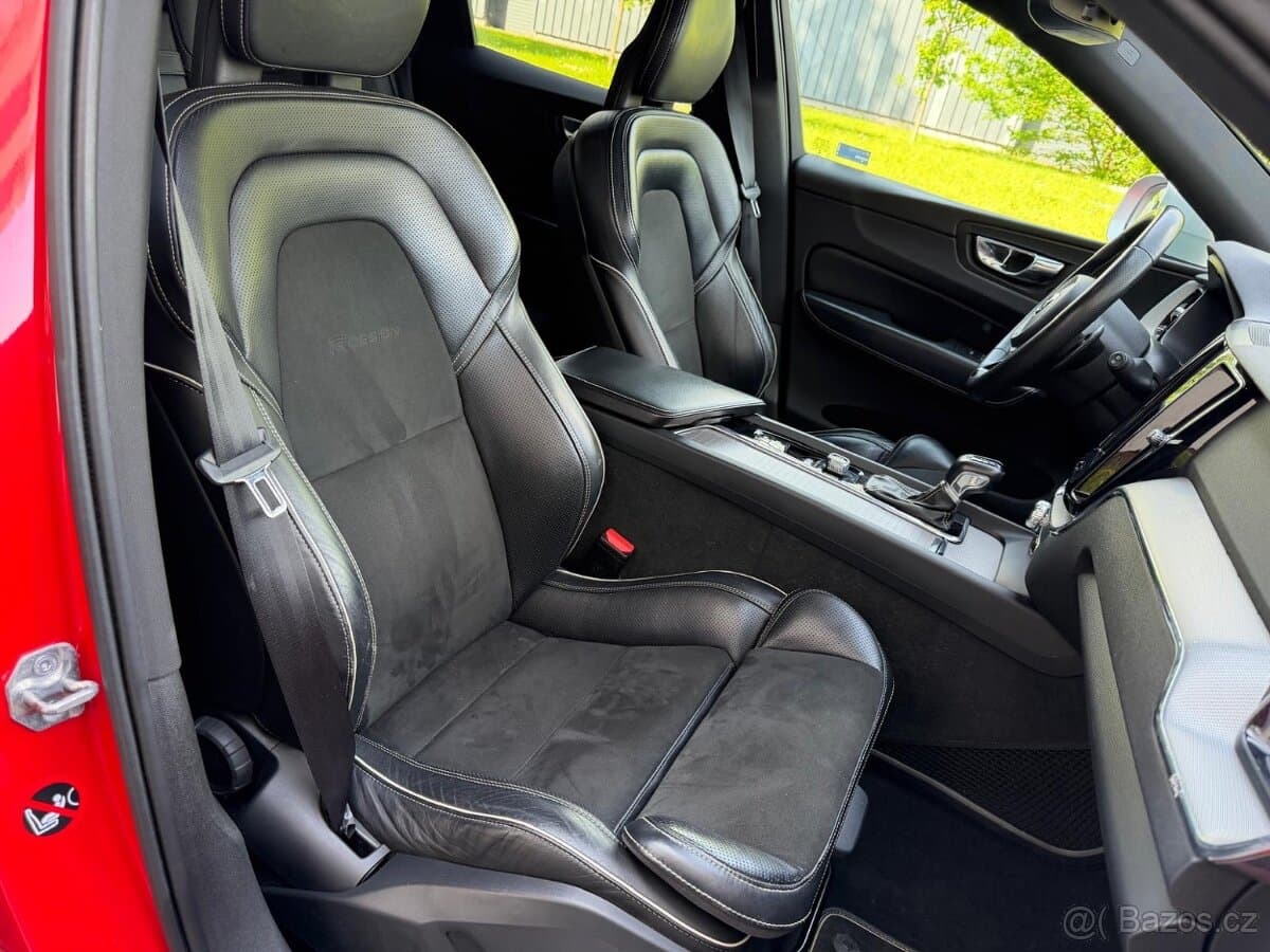 2018 Volvo XC60 - 14