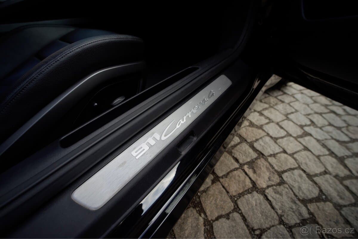 2020 Porsche 911 - 14