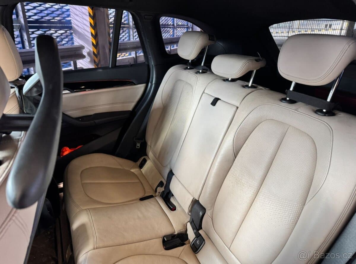 2015 BMW X1 - 14