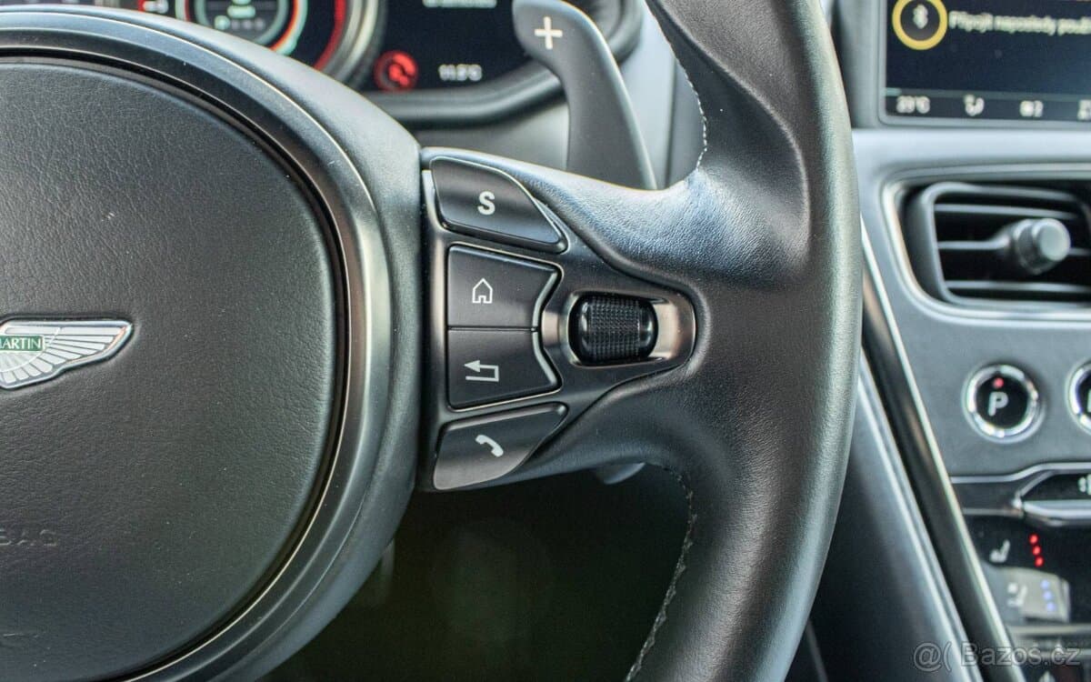 2017 Aston Martin DB11 - 14