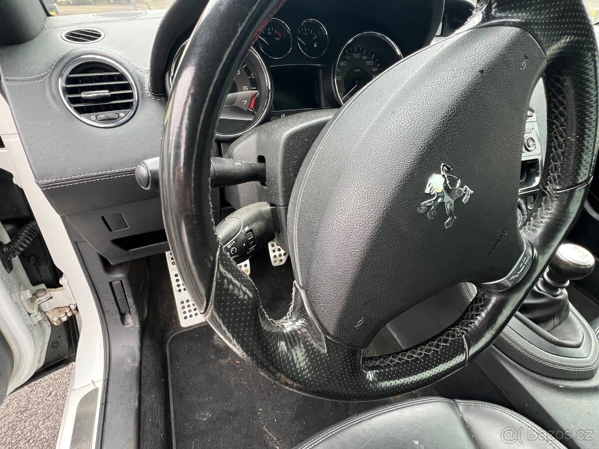 2010 Peugeot RCZ - 14