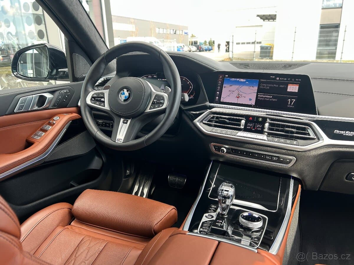 2020 BMW X7 - 14