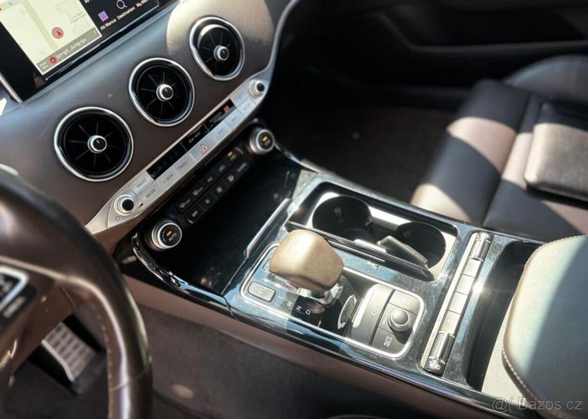 2018 Kia STINGER - 14