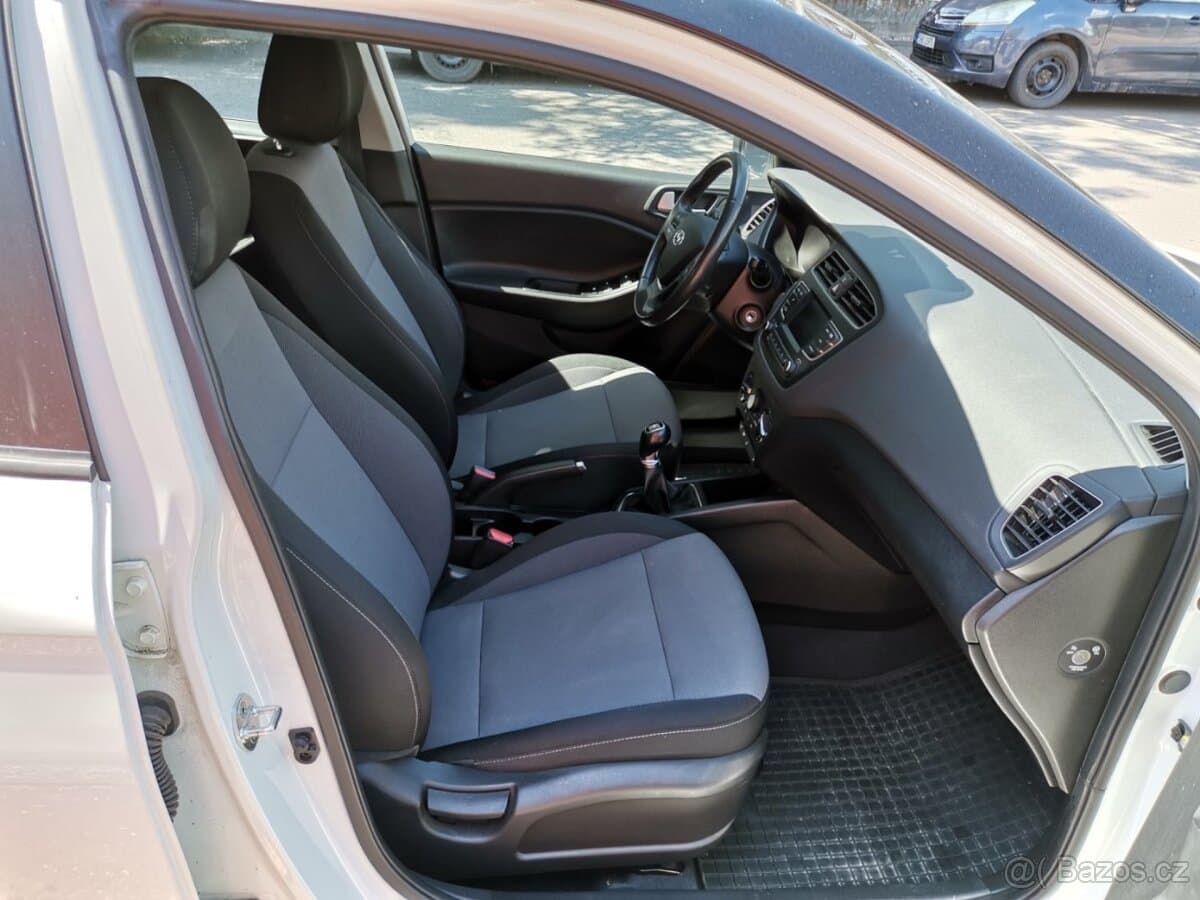 2019 Hyundai i20 - 14