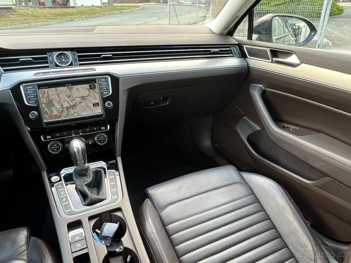 2016 Volkswagen PASSAT - 14