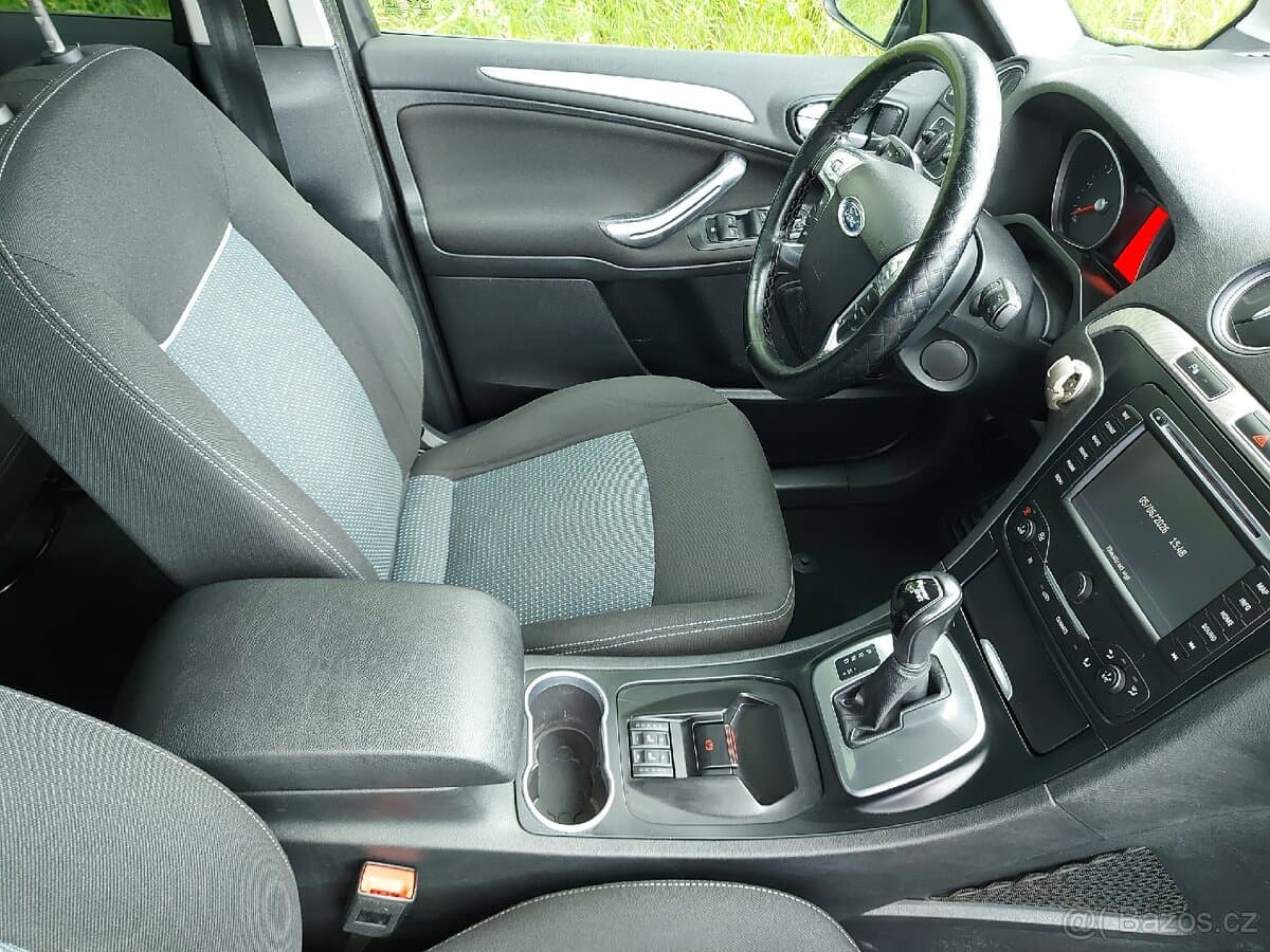 2015 Ford GALAXY - 14