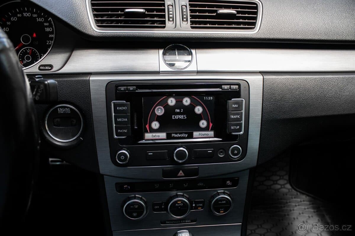 2014 Volkswagen PASSAT - 14