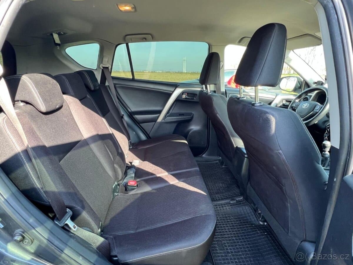2014 Toyota RAV4 - 14