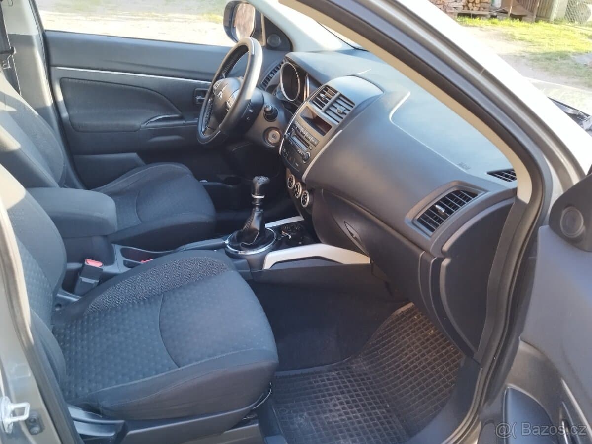 2011 Mitsubishi ASX - 14
