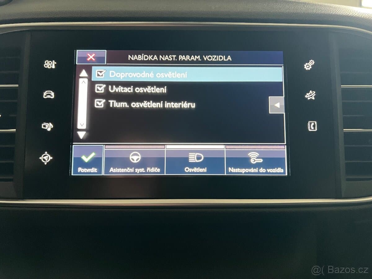 2017 Peugeot 308 - 14