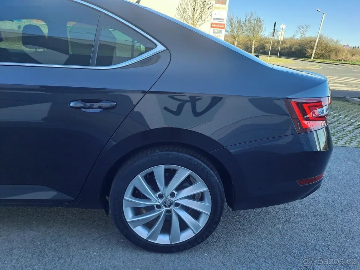 2020 Škoda SUPERB - 14