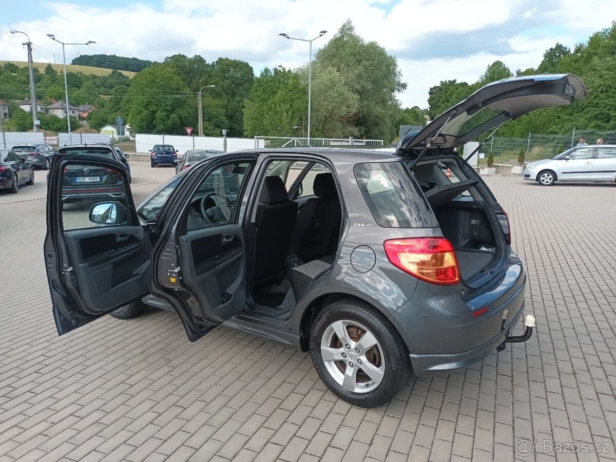 2011 Suzuki SX4 - 14