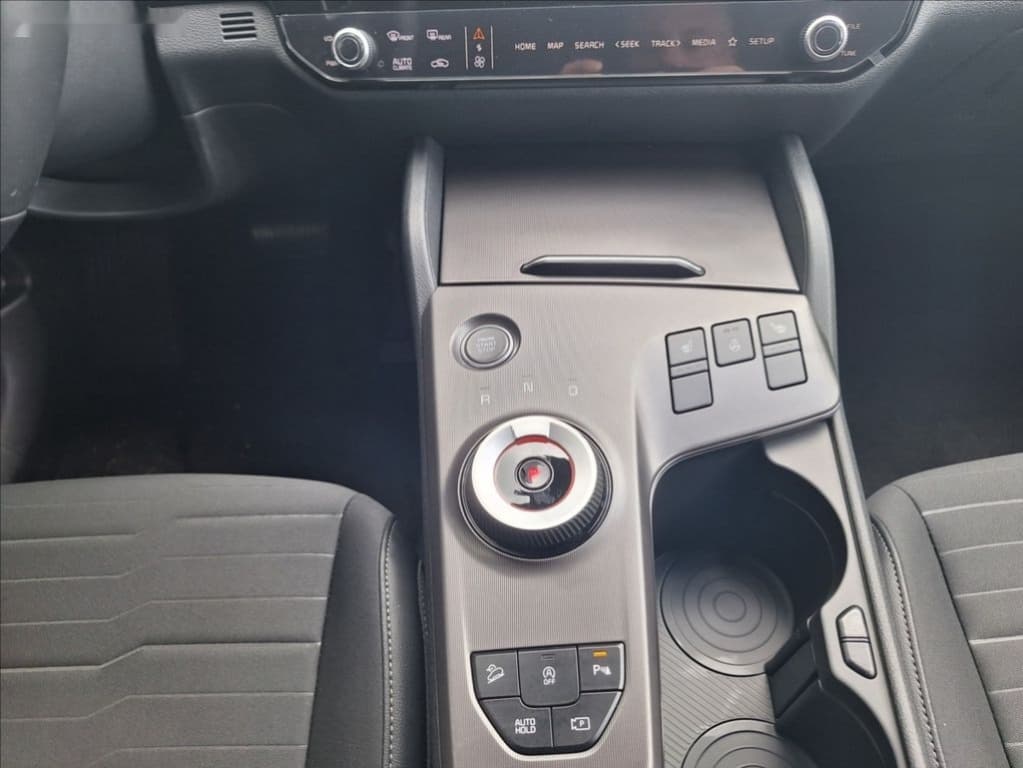 2026 Kia SPORTAGE - 14