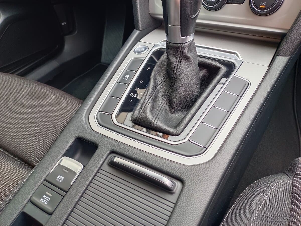 2019 Volkswagen PASSAT - 14