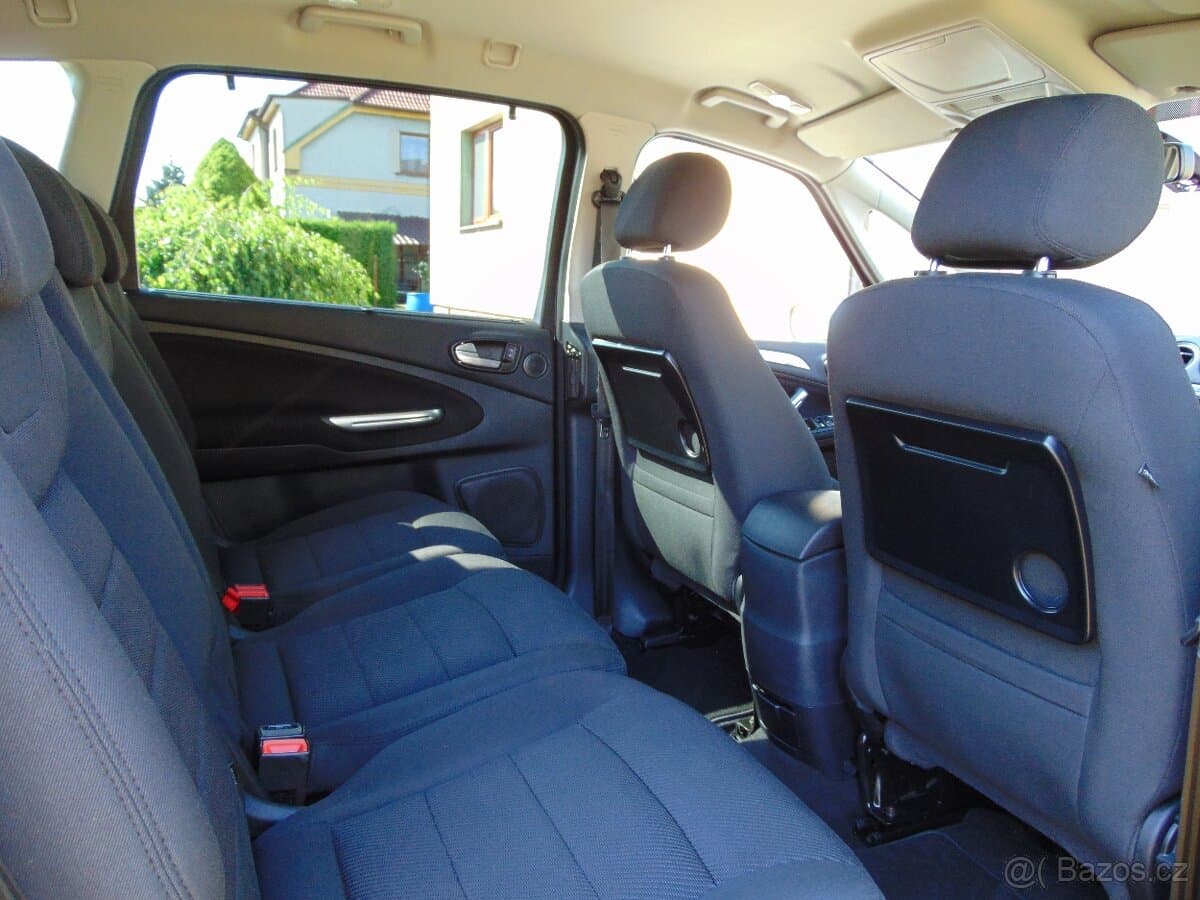2013 Ford S-MAX - 14