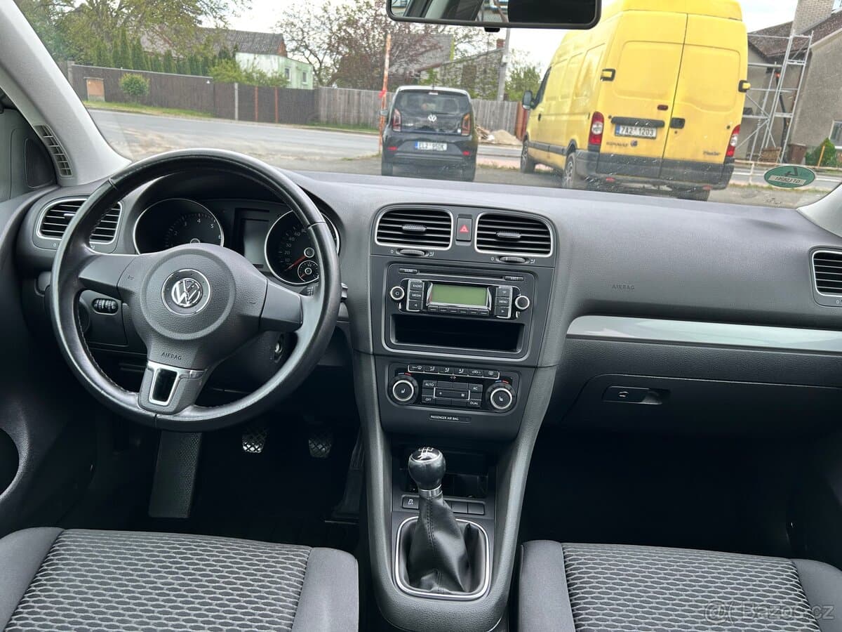 2010 Volkswagen GOLF - 14