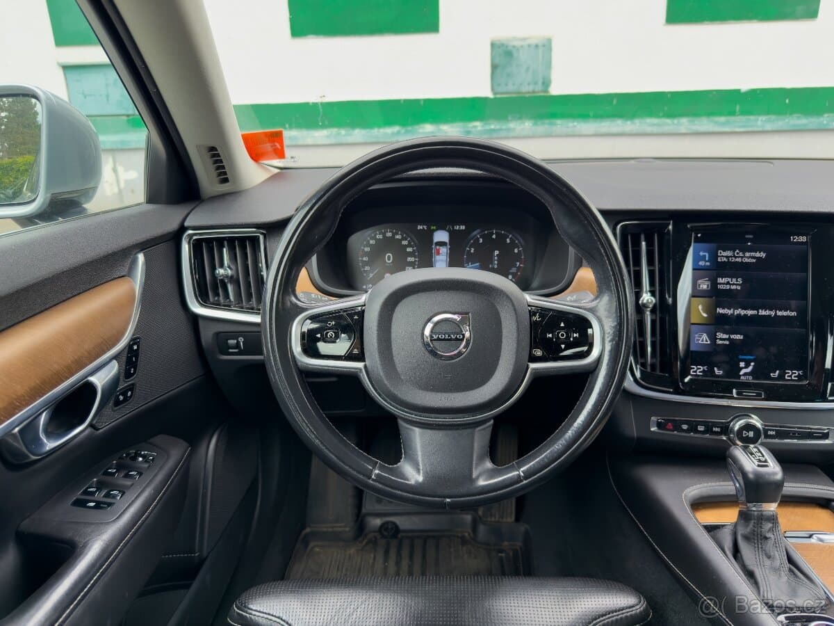 2017 Volvo S90 - 14